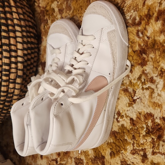 Nike high tops women's size 7.5 - Picture 4 of 4